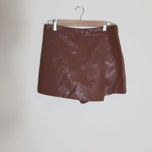Iris Faux Leather Shorts Size L